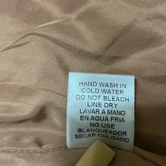 NWT Entro Women’s Tan Brown Faux Corduroy Quilted Vest Medium Zip Up Pockets - Picture 6 of 6